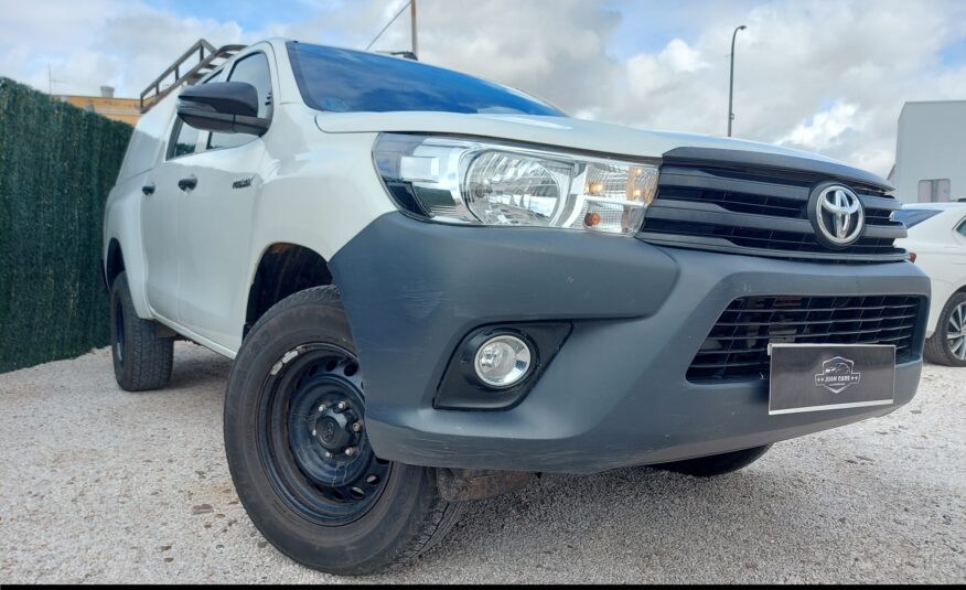 TOYOTA HILUX 2.4D DOBLE CABINA GX