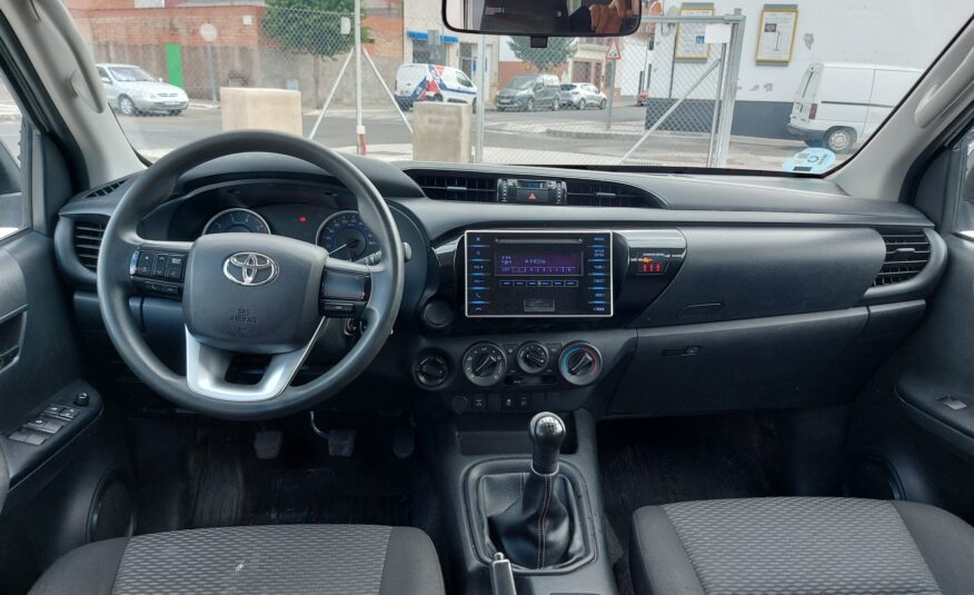 TOYOTA HILUX 2.4D DOBLE CABINA GX